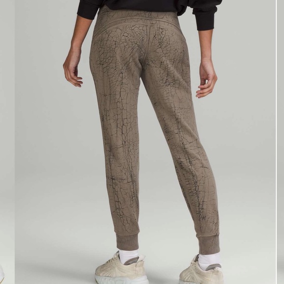 LULULEMON warm down jogger - Picture 2 of 8